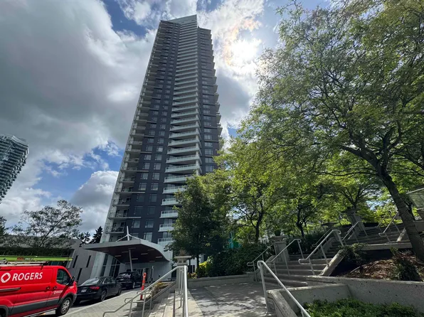 9887 Whalley Blvd #2604, Surrey, BC V3T 5V7