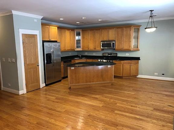 3rd image of 1142 N Campbell Ave APT 1A