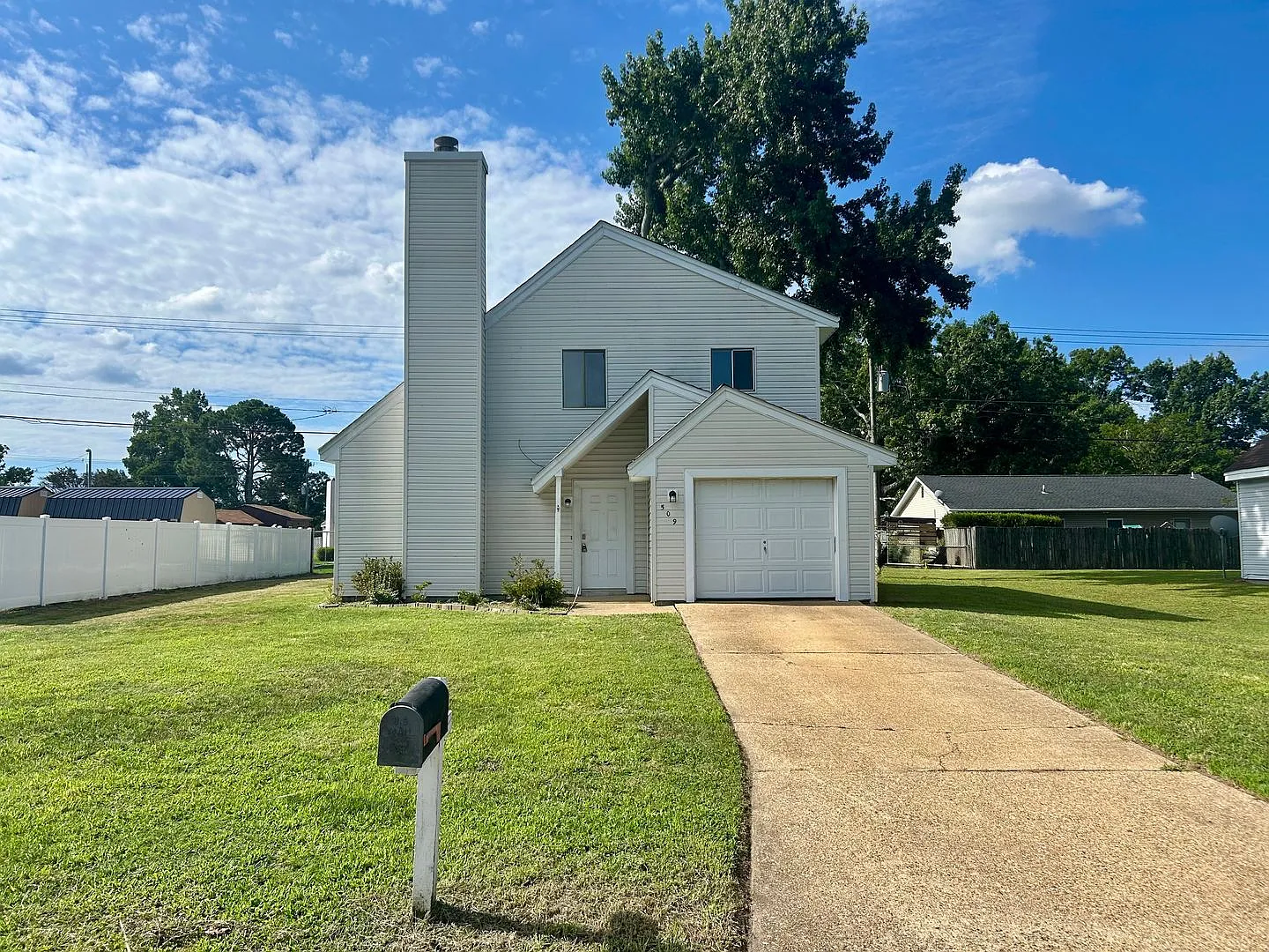 509 Chownings Drive — Photo 1