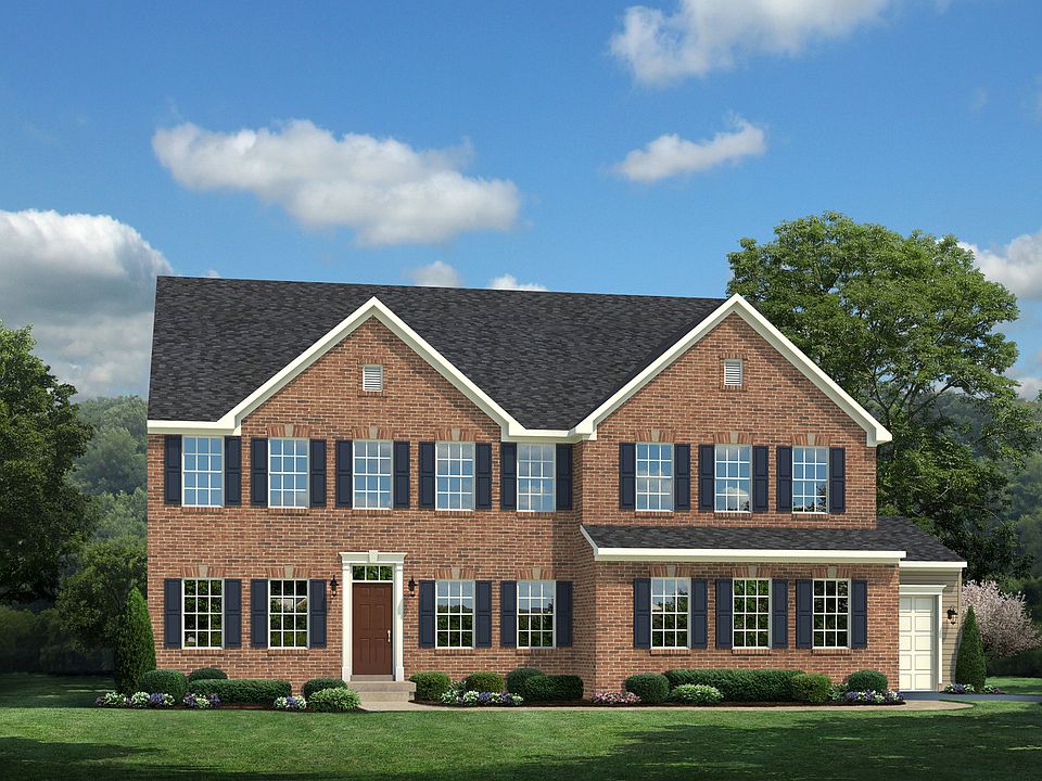 Versailles w Finished Basement