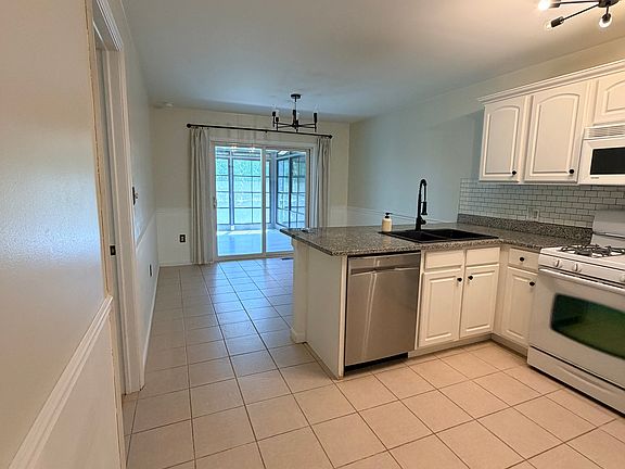 4th image of 44 Marina Dr