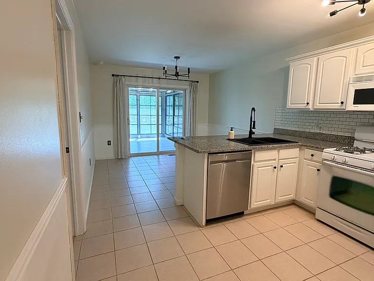 44 Marina Dr — Photo 4