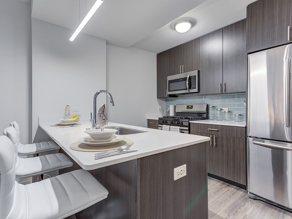 1st image of 1325 N Wells St #508