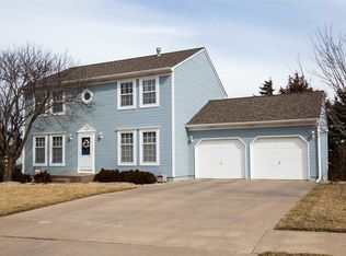 1746 Kings Rd, Manhattan, KS 66503