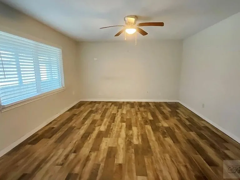 443 Bayou View Dr — Photo 15