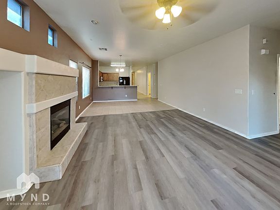 5th image of 390 E Saddle Way
