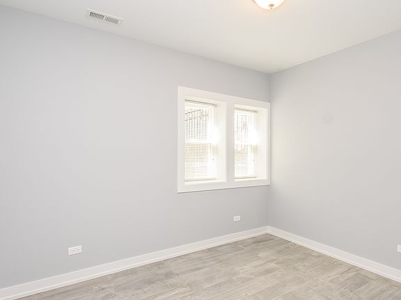 5th image of 1619 N Maplewood Ave #Bf