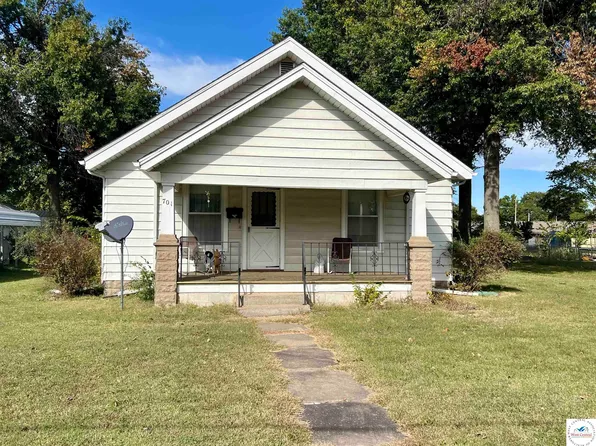 701 E Clinton St, Clinton, MO 64735