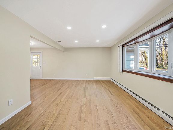 5th image of 45 Roslyn Road