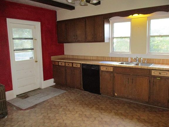 3rd image of 407 S 11th St