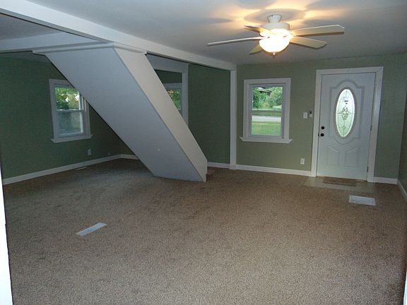 3rd image of 2015 Eastmoreland Ave
