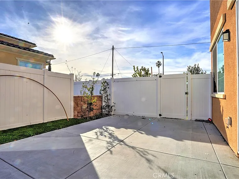22117 Normandie Ave — Photo 16