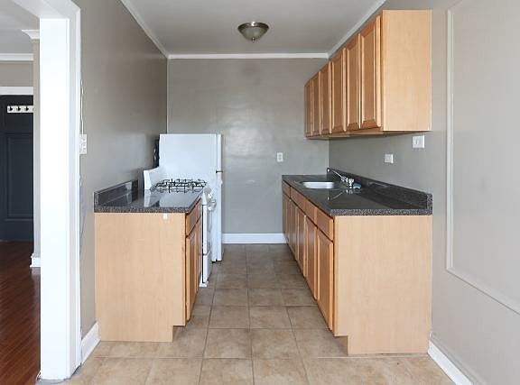 2nd image of 4546 N Damen Ave #D413
