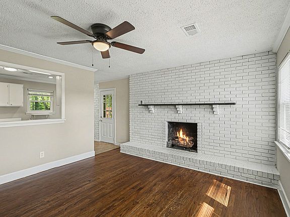4th image of 3670 Goodwin Rd