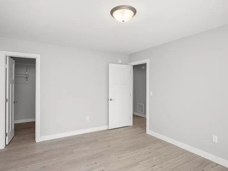 500 Cambridge St — Photo 23