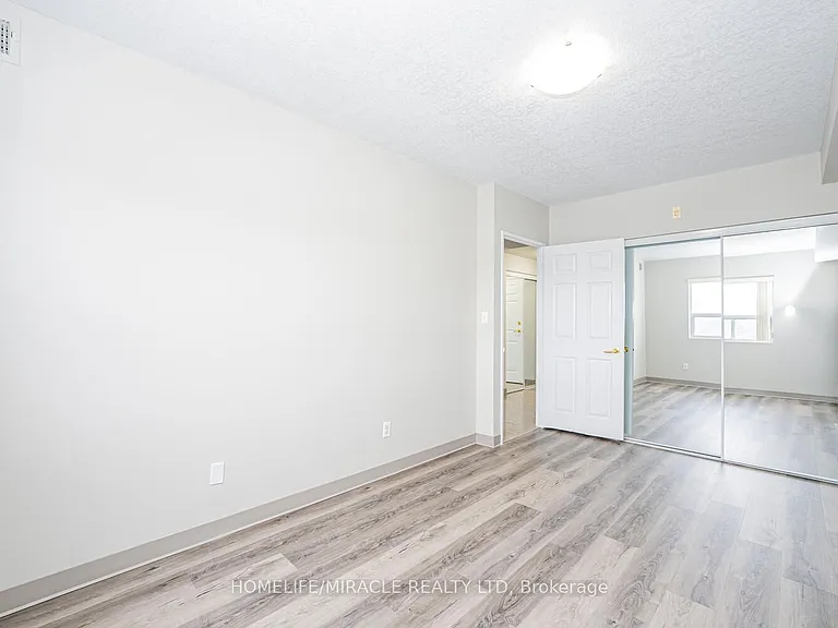 274 Erb St W #610 — Photo 13