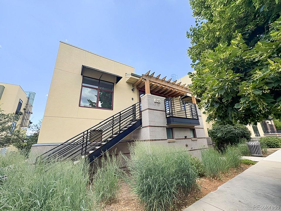 1st image of 1350 Rosewood Avenue