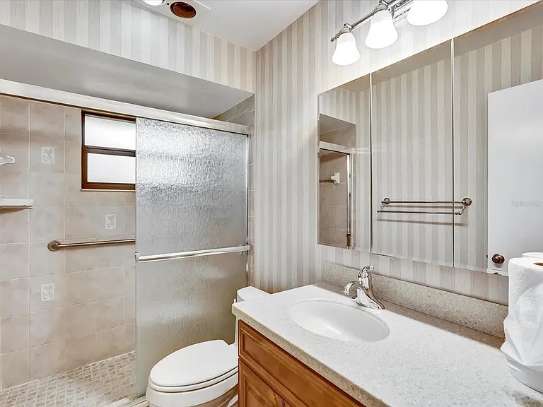 7261 Golf Pointe Way — Photo 3