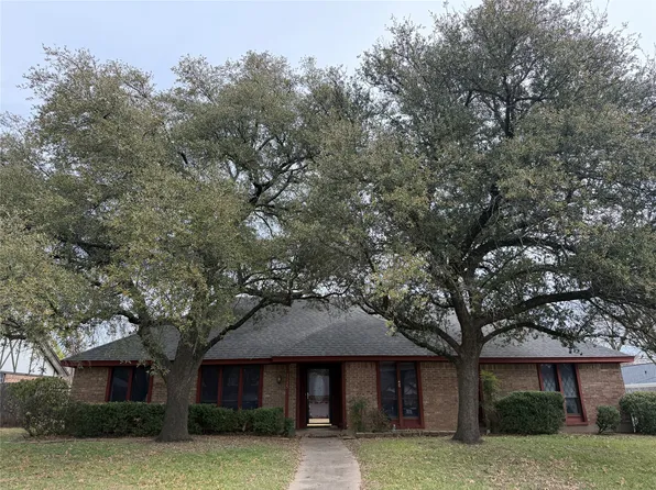 1115 Green River Trl, Cleburne, TX 76033