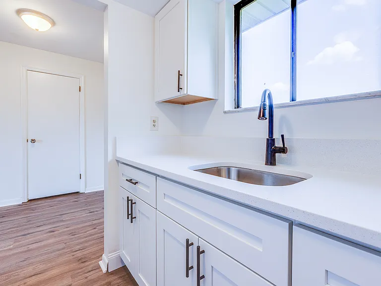 160 Glenn St #306 — Photo 8