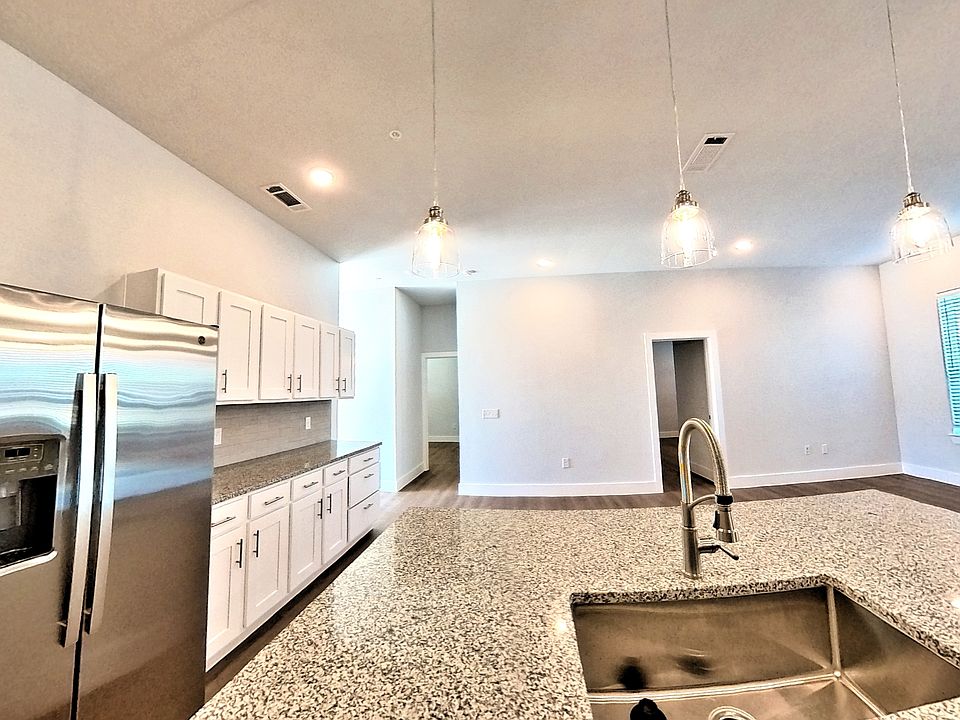 1st image of 330 E Carson St #11535667