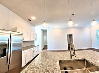 330 E Carson St #11535669, San Antonio, TX 78208