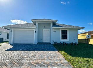 4930 Biscayne Dr, Lake Worth, FL 33463