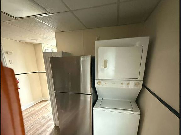 2nd image of 320 Lincoln St APT B