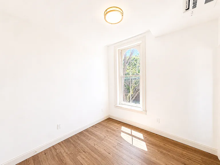 319 Connecticut St #5 — Photo 5