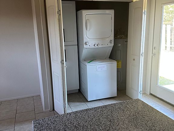 3rd image of 2517 Helena Ave