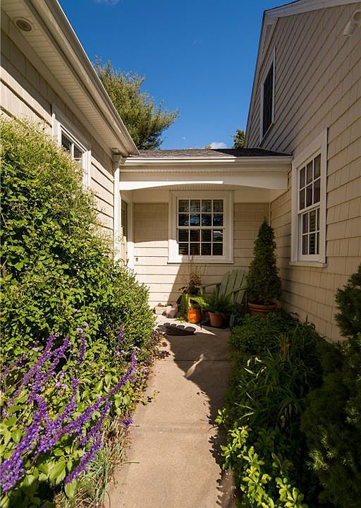 420 Comstock Pkwy, Cranston, RI 02921 Zillow