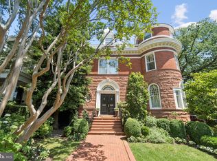 3203 R St NW, Washington, DC 20007