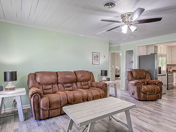 4th image of 1803 Texas St
