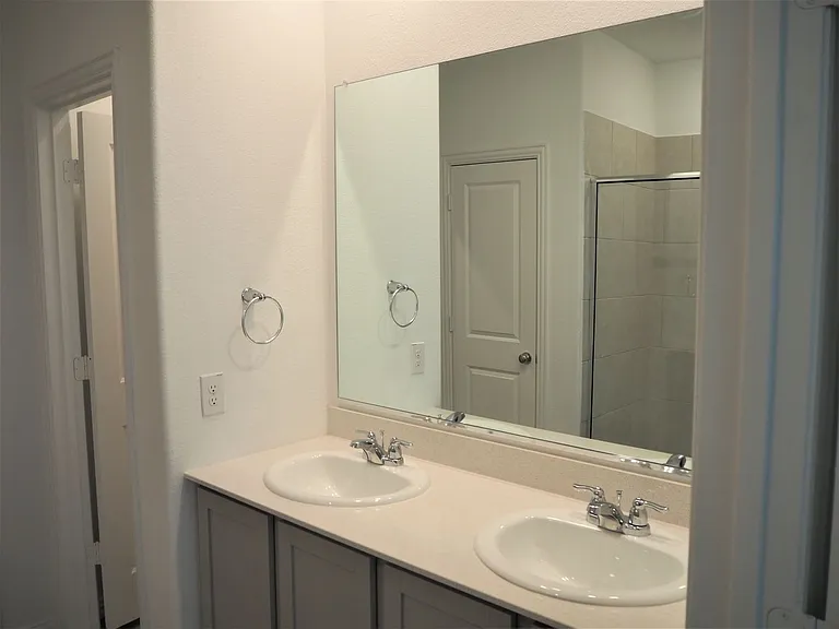 1800 Lakegrove Rd — Photo 15