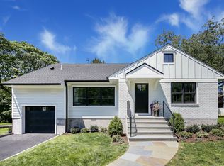 17 Carlton Ln, Rye Brook, NY 10573