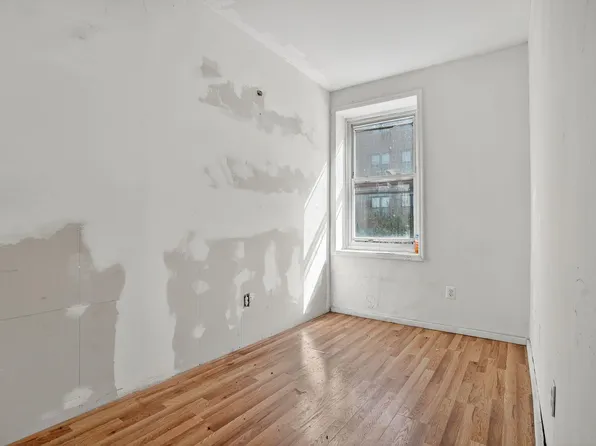 415 Martin Luther King Jr Drive image 18 of 20