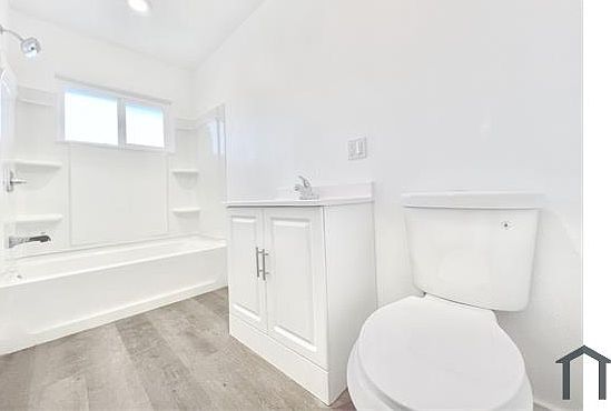 4th image of 3930 Nicolet Ave #17