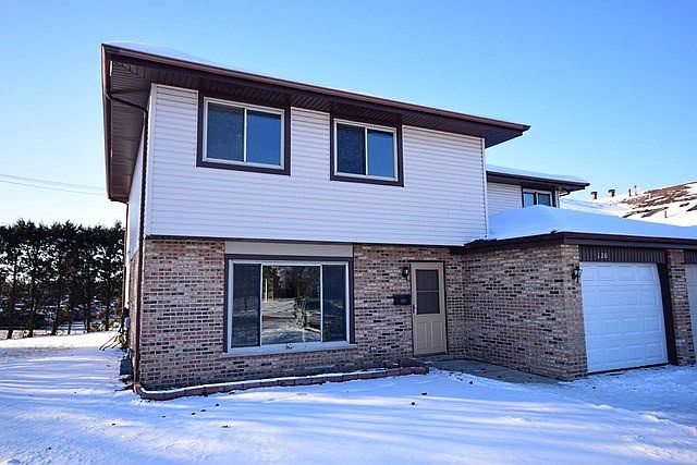 1st image of 120 Terry Dr
