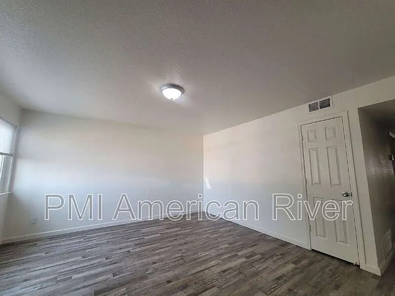 7147 Bacchini Ave — Photo 4