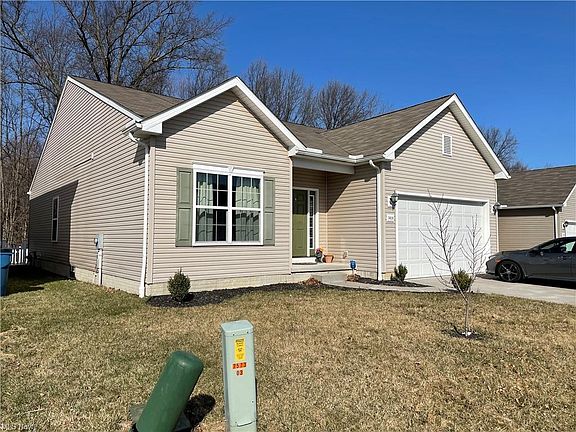 2nd image of 3820 Parkside Cir