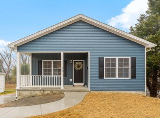 408 Granite St S, Mount Airy, NC 27030