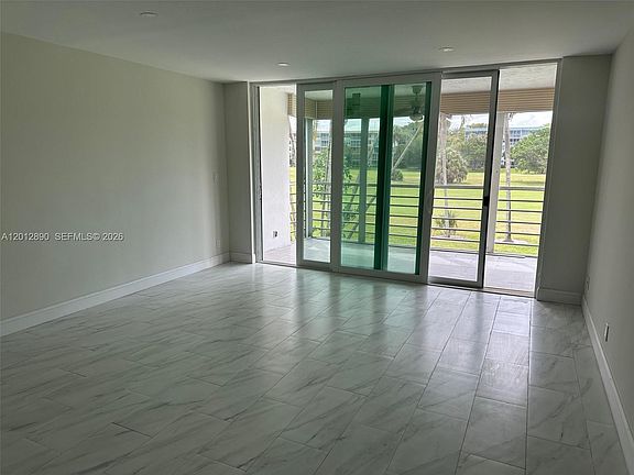5th image of 903 Cypress Ter APT 205
