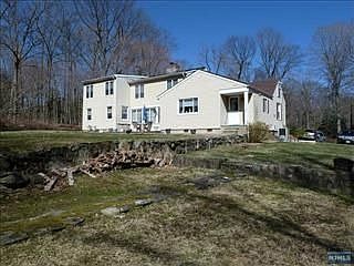 2nd image of 68 Skyline Dr