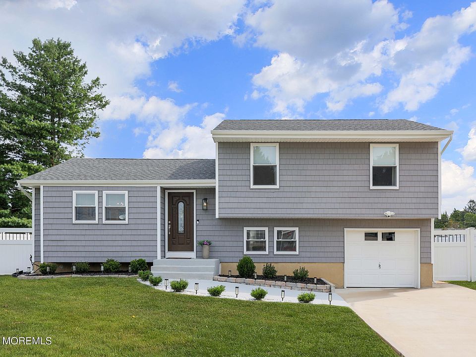 1st image of 906 Ruth Drive