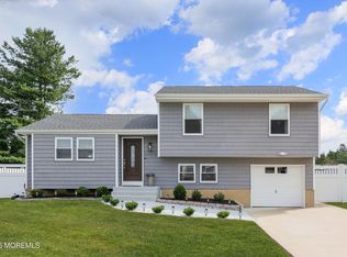 906 Ruth Dr, Neptune, NJ 07753