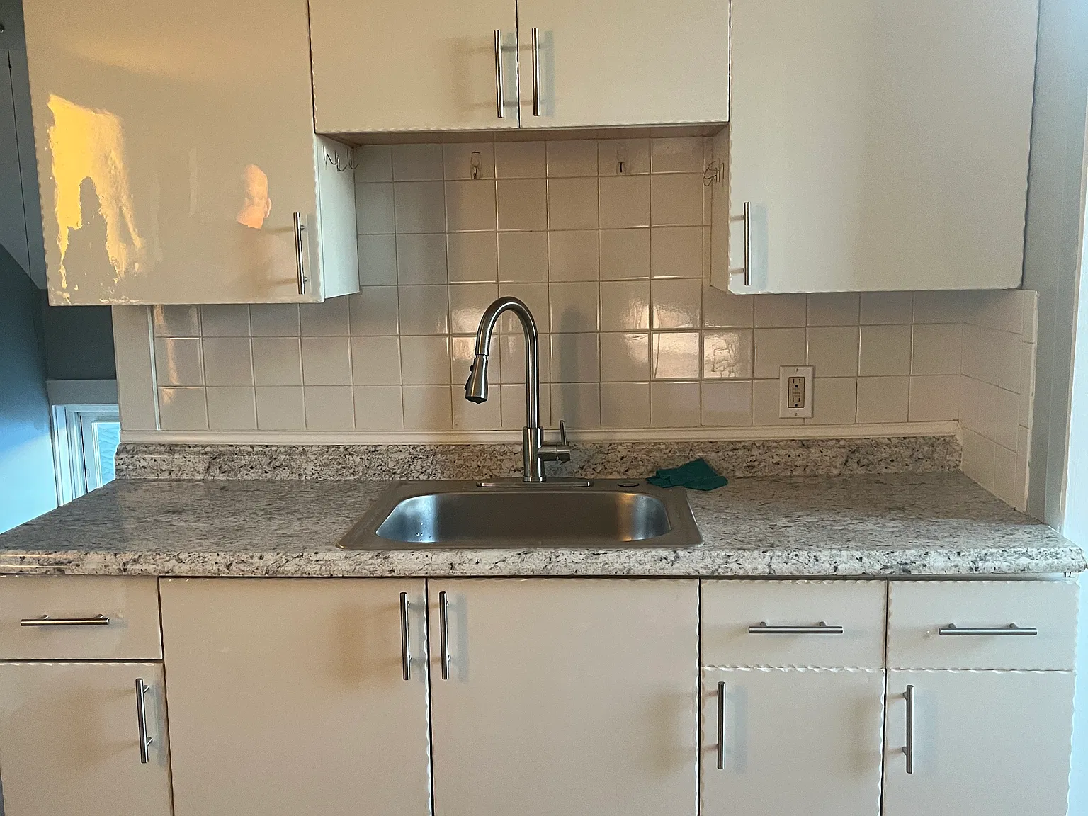 2 bed, 800 sqft, $1,400 — Photo 1
