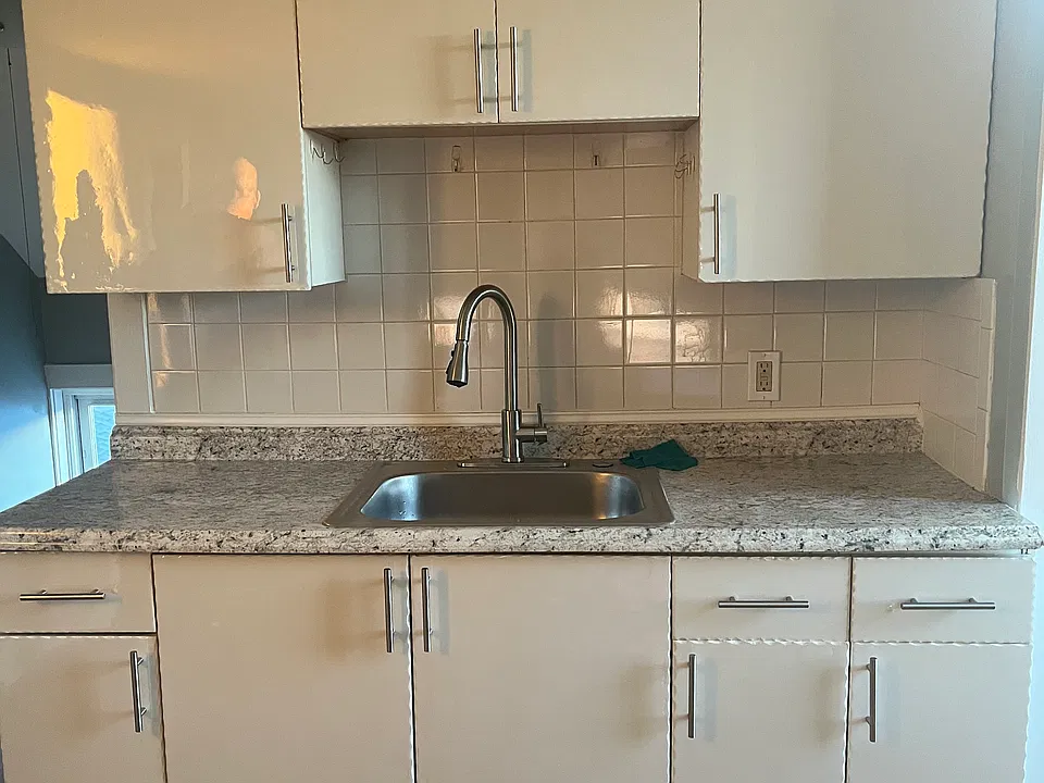 98 Raymond St #3E