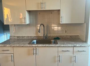 98 Raymond St #3E, Fall River, MA 02723