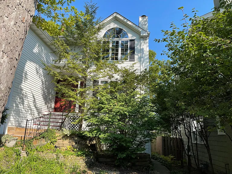 121 Maumell St #LOWER LEVEL — Photo 3