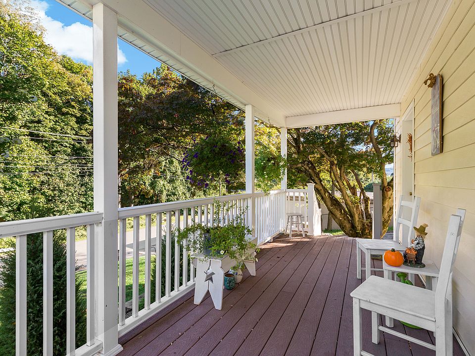 Porch.JPG